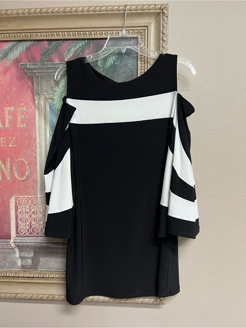Frank Lyman Design Black and White Cold-Shoulder Long Tunic